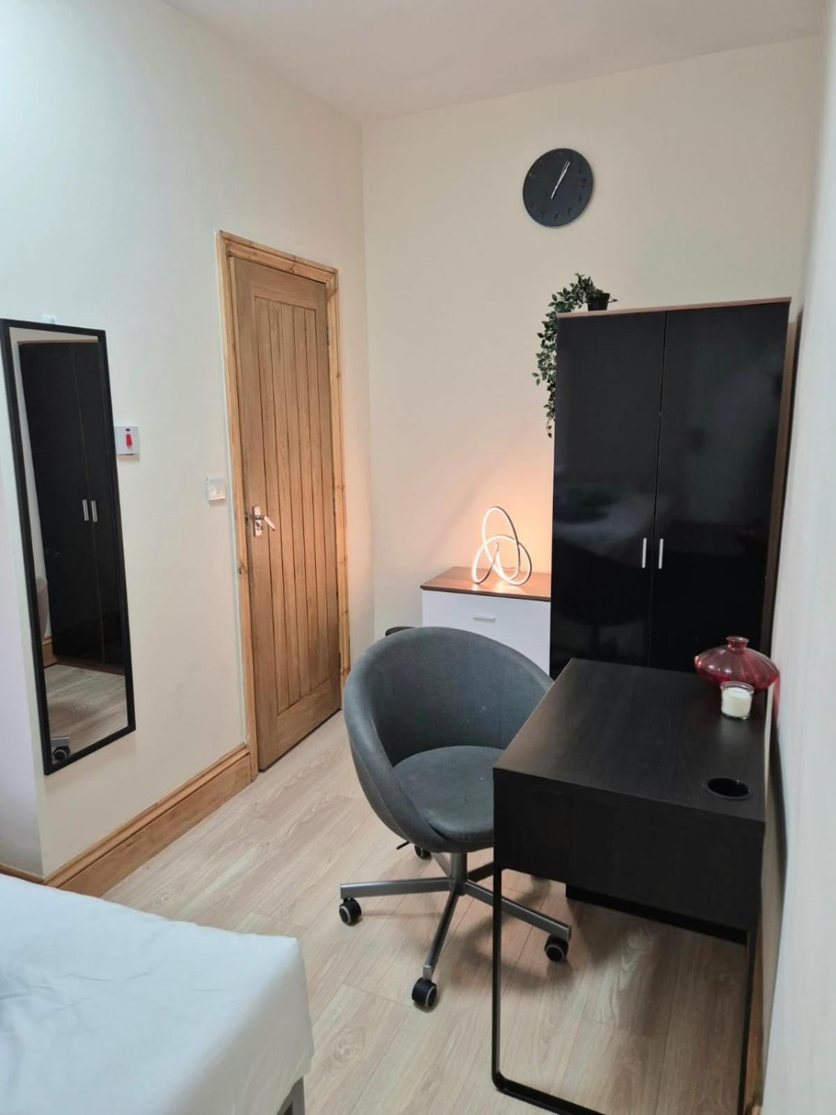 Rooms In Manchester 6 Minutes Drive To Victoria Station Luaran gambar