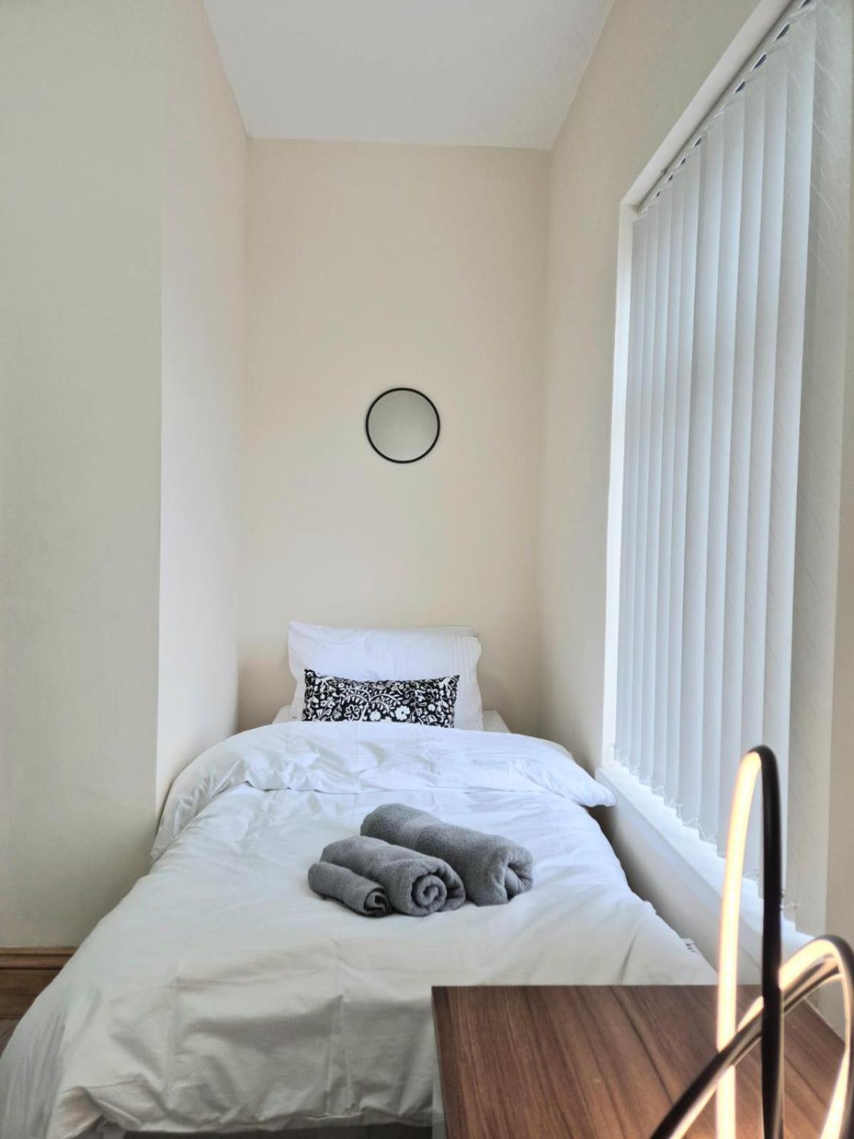 Rooms In Manchester 6 Minutes Drive To Victoria Station Bilik gambar